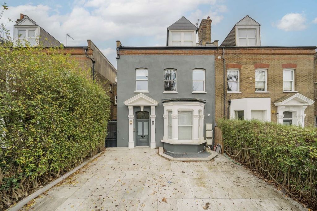 Property photo 1 of 6