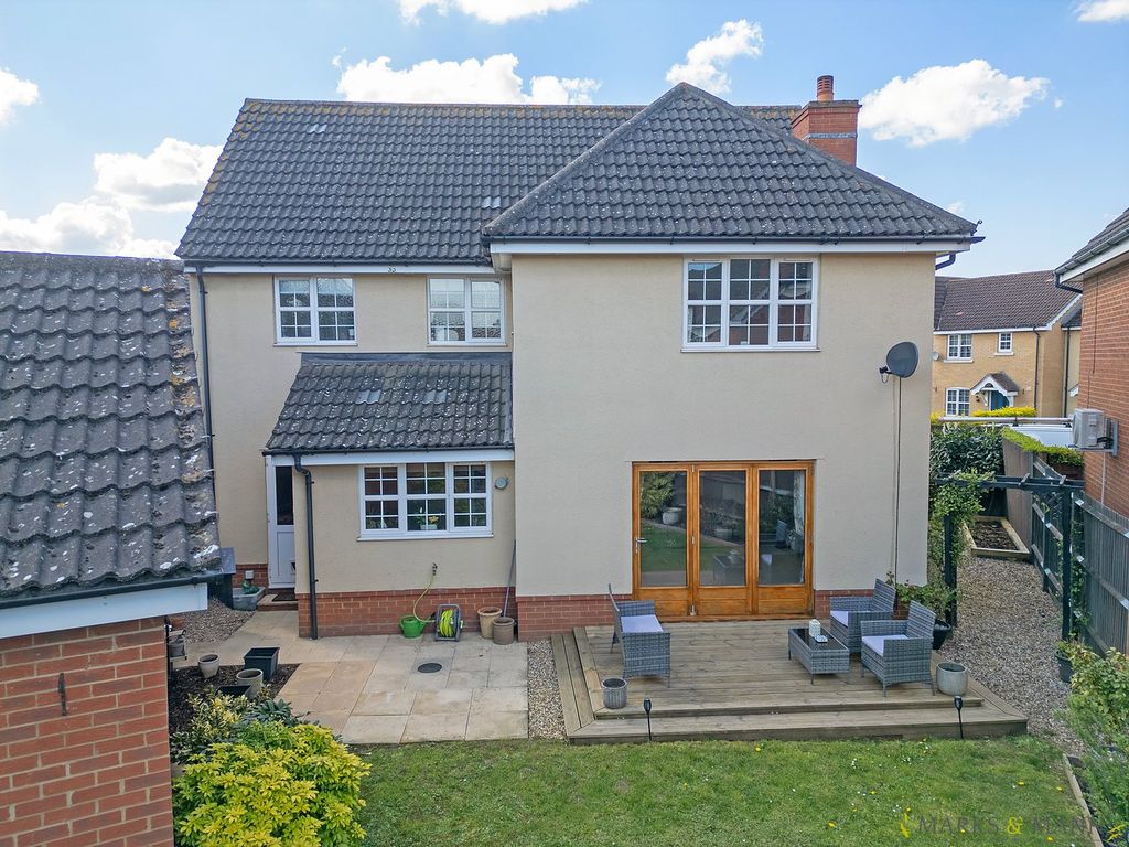Property photo 2 of 28