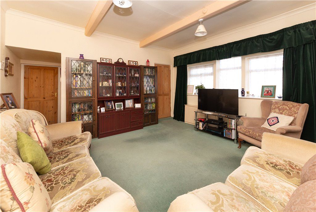 Property photo 2 of 23 Lounge