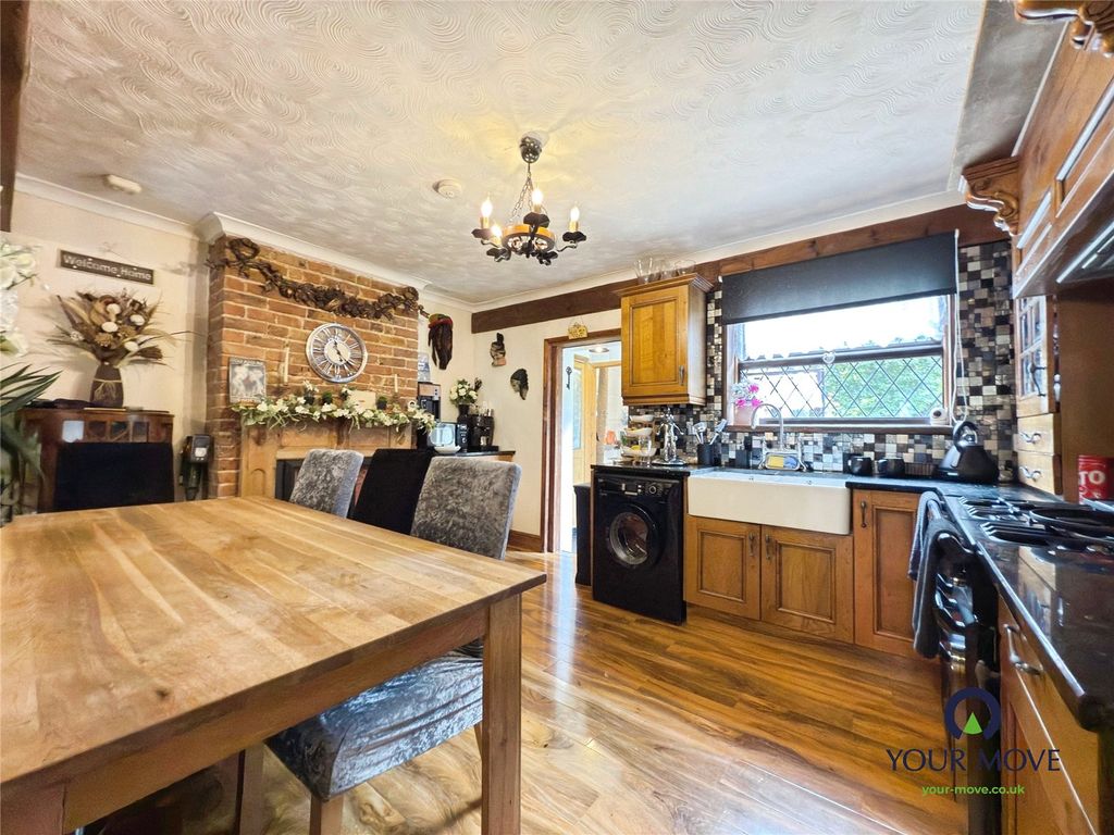 Property photo 3 of 19 Kitchen/Diner
