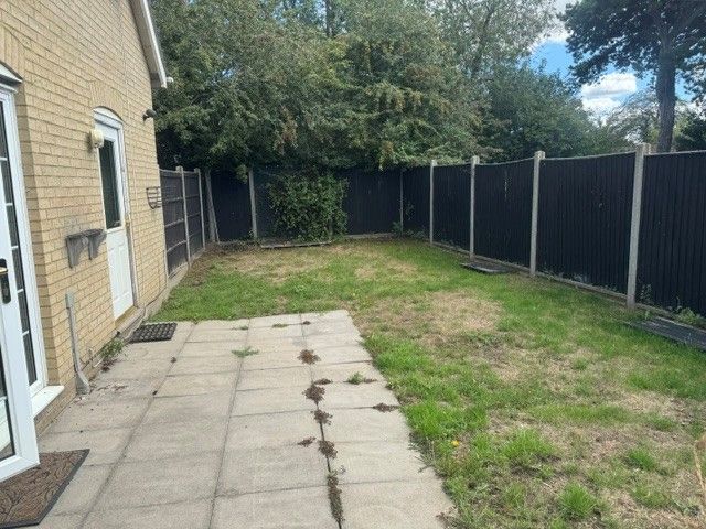 Property photo 2 of 9 Garden