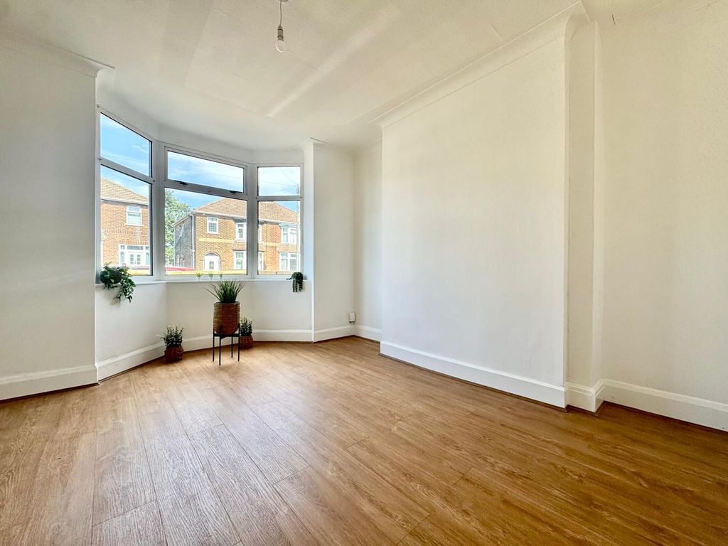 Property photo 2 of 30 Gallery