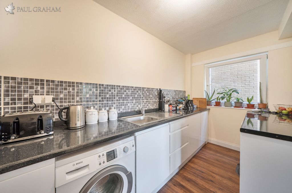 Property photo 2 of 14 c571Edf3-20E2-4c15-82d7-6F7090d4965E