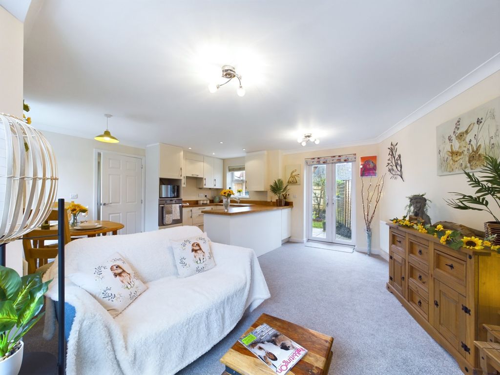 Property photo 2 of 12 30003262-Hr-2