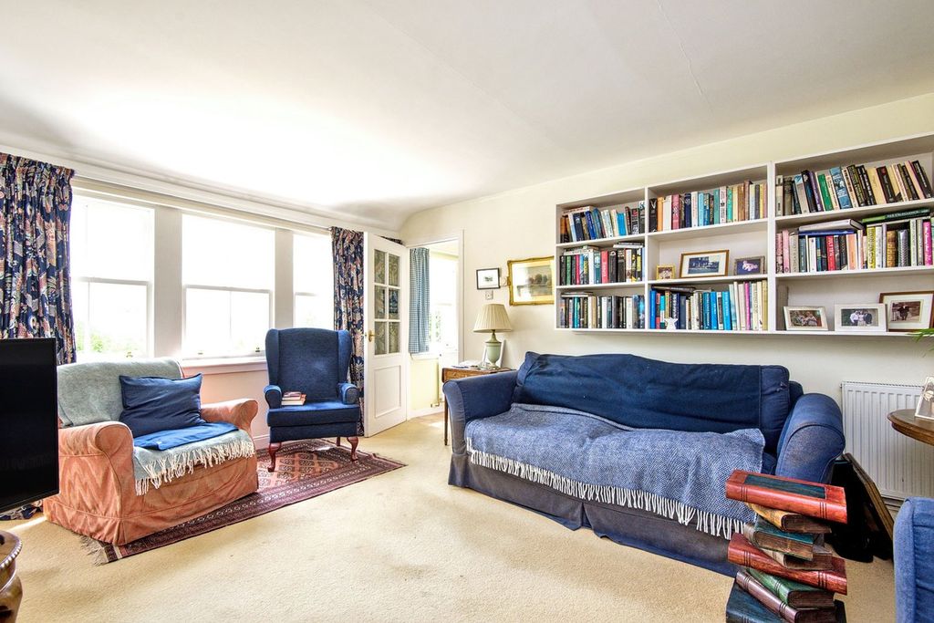 Property photo 3 of 8