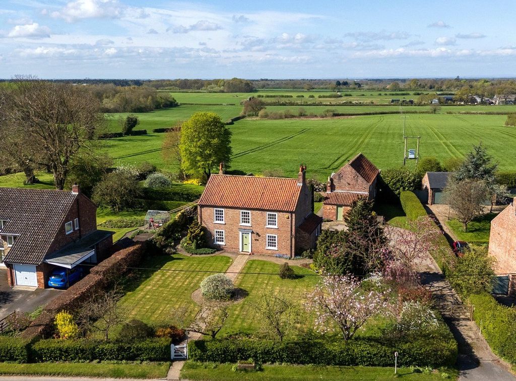 Property photo 1 of 24 Front Aspect