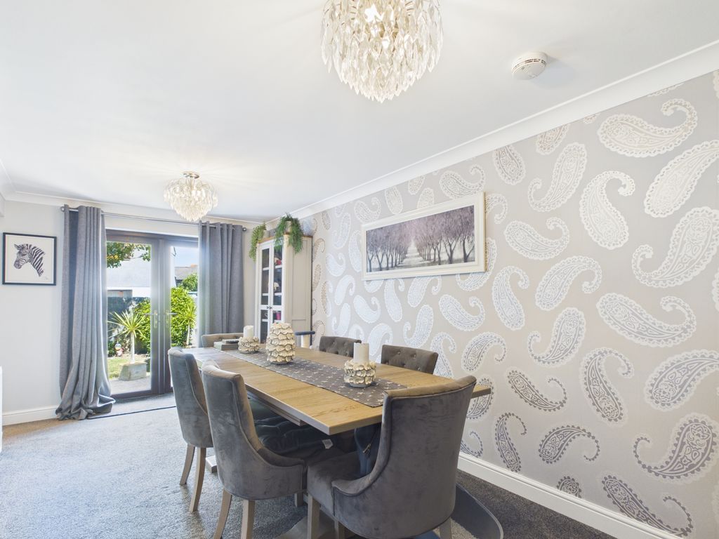 Property photo 3 of 17 Dining Room