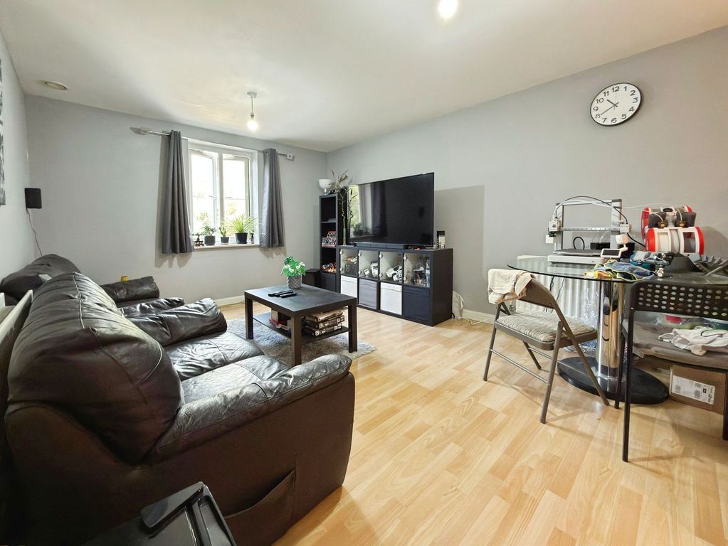 Property photo 2 of 11