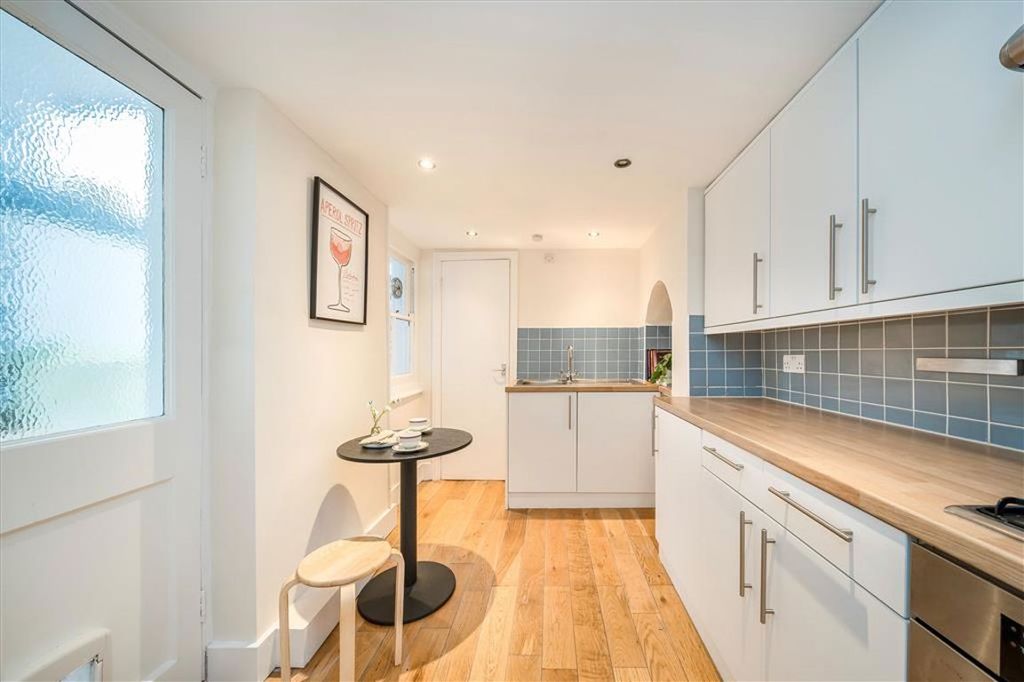 Property photo 3 of 6