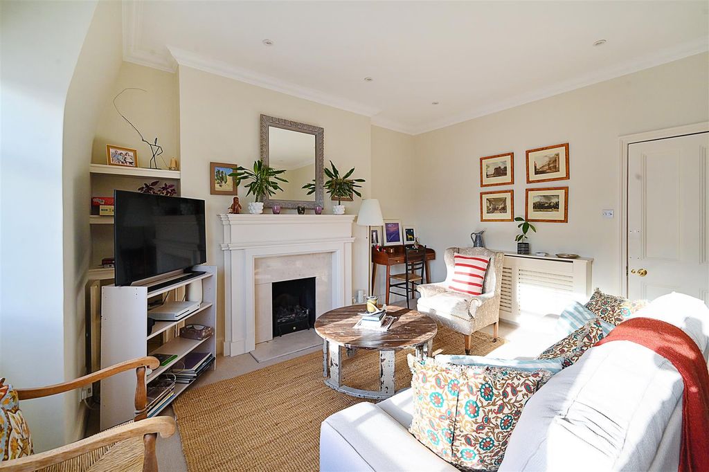 Property photo 3 of 20 7-Teviot-House (8).Jpg