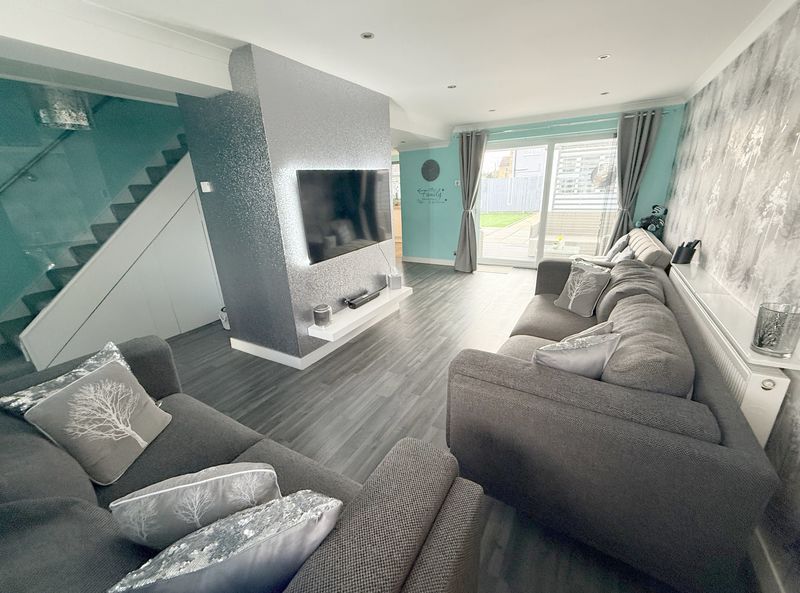 Property photo 2 of 22 Lounge