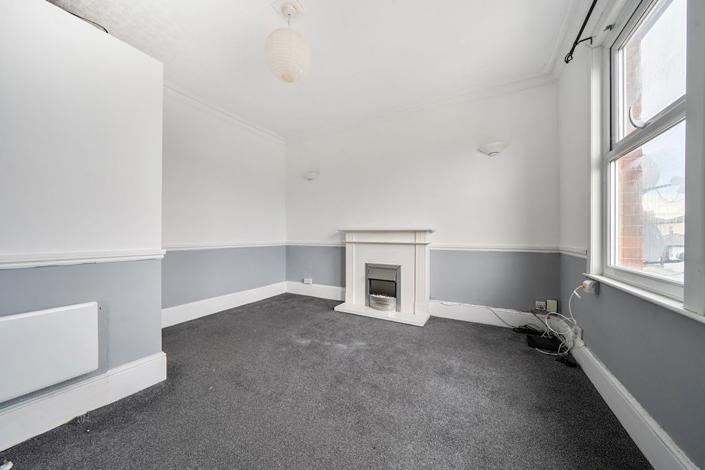 Property photo 3 of 10 1458232-7-6A1F099...