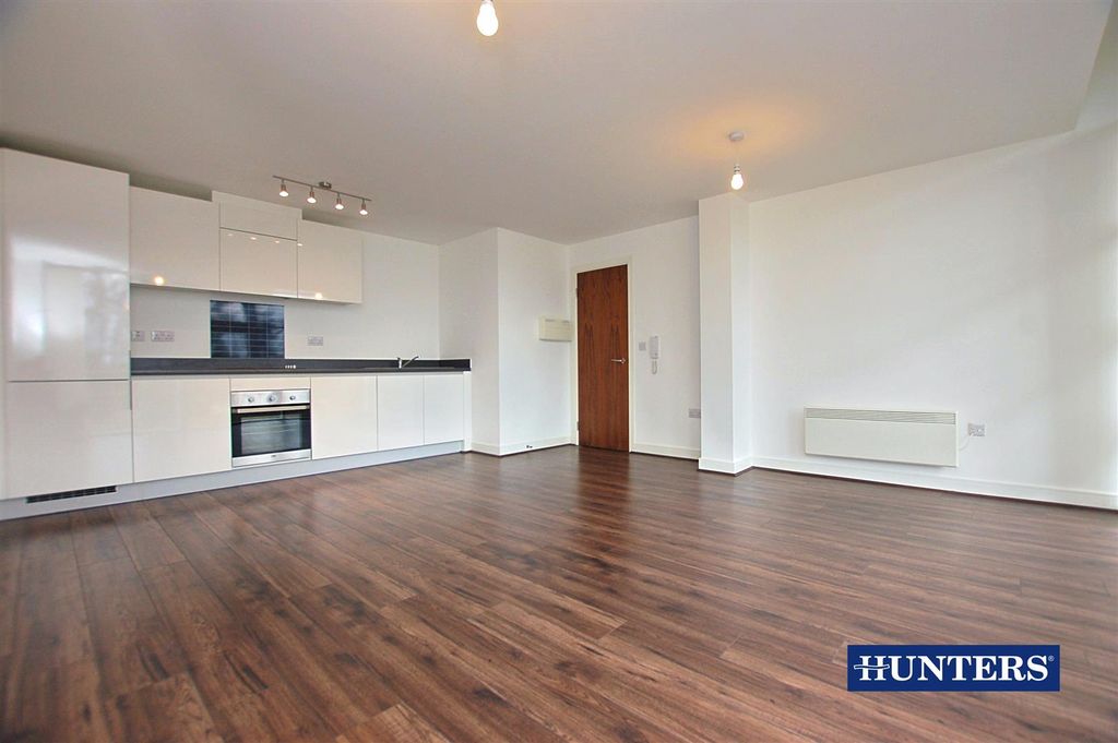 Property photo 1 of 6 Lounge 3.Jpg