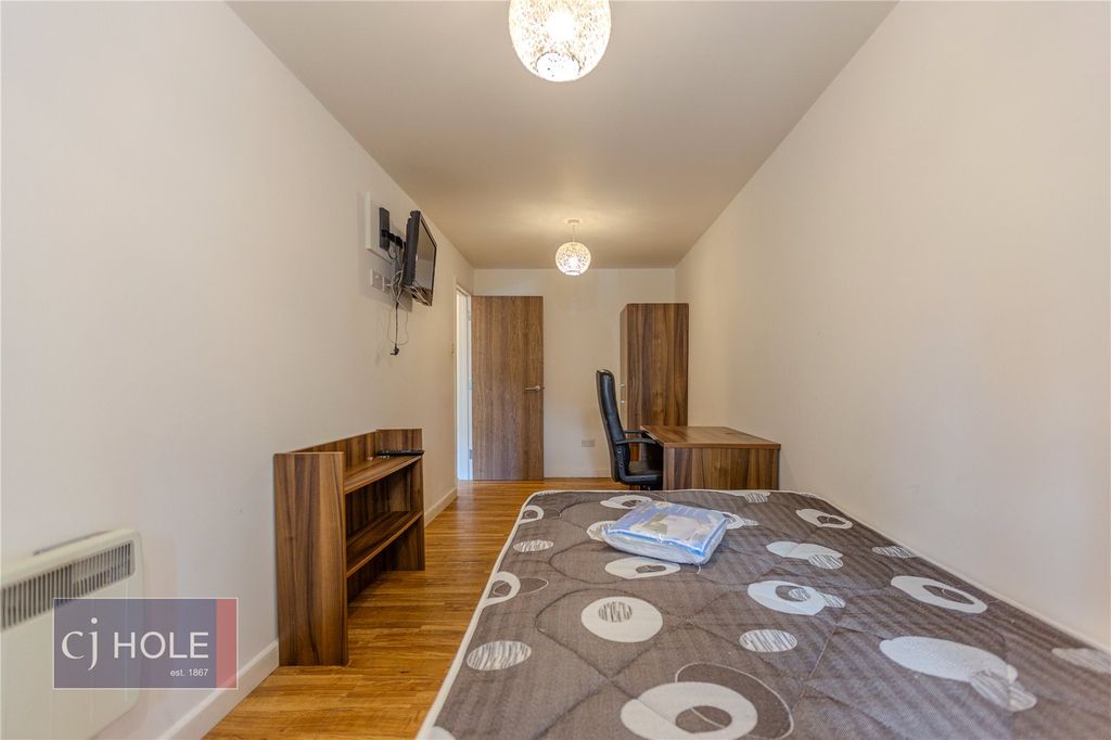 Property photo 3 of 22 Picture No. 11