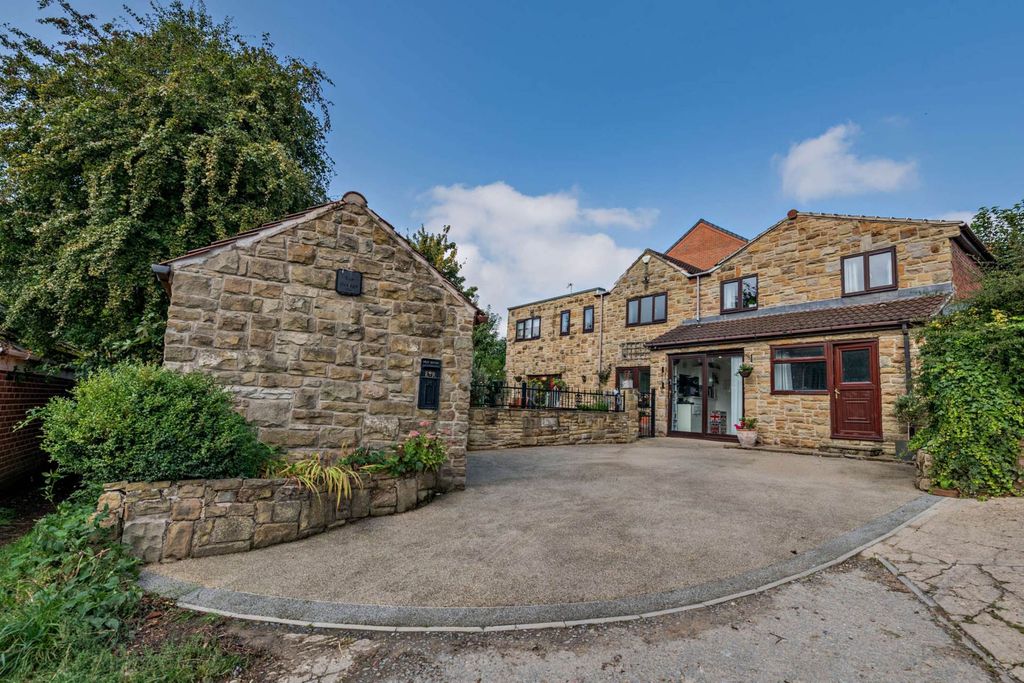 Property photo 1 of 74