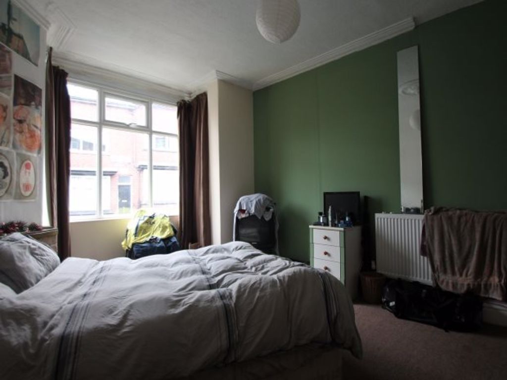 Property photo 1 of 16 A Spacious Master Bedroom Featuring A Large Bed, A...