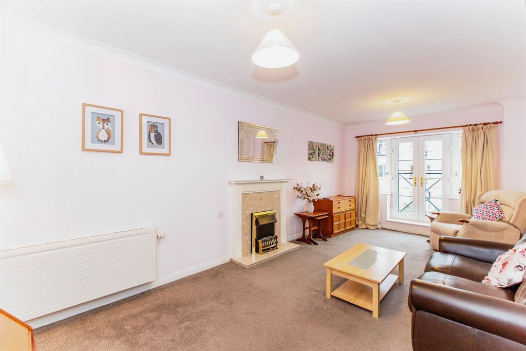 Property photo 3 of 12