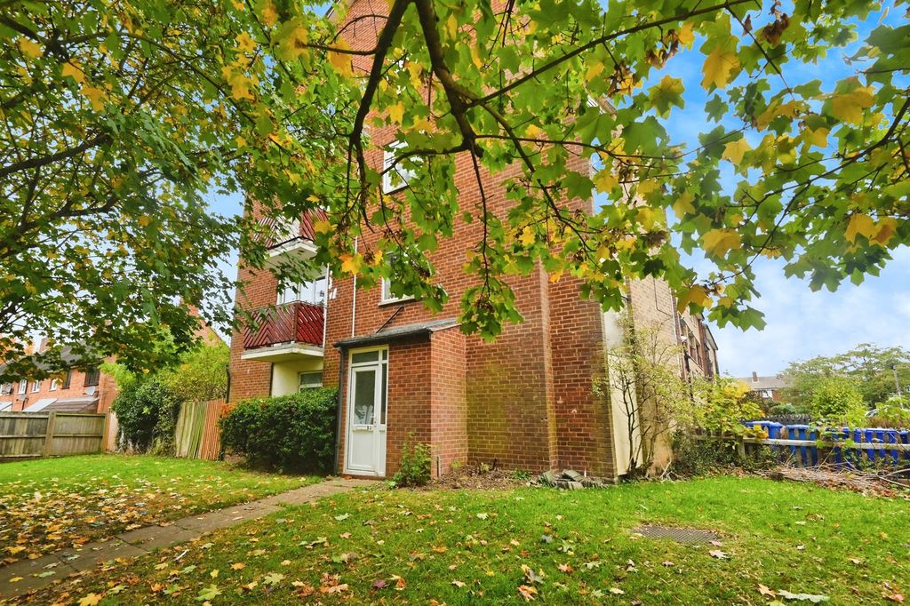 Property photo 2 of 17