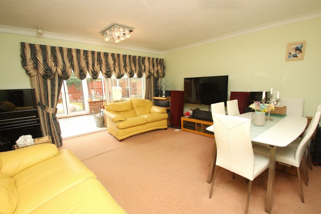 Property photo 2 of 16 Photo 6