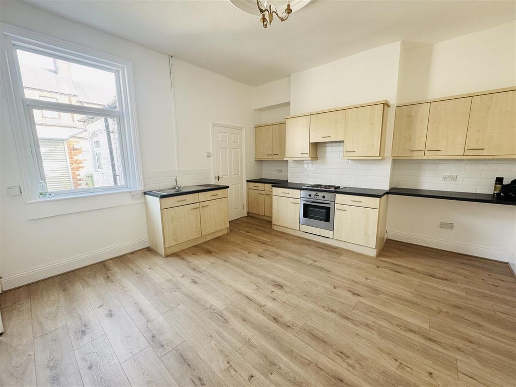 Property photo 2 of 7 Kitchen Diner