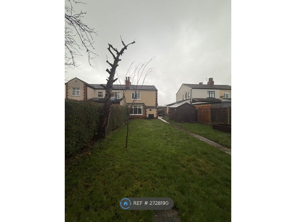 Property photo 3 of 34 Large Re Garden