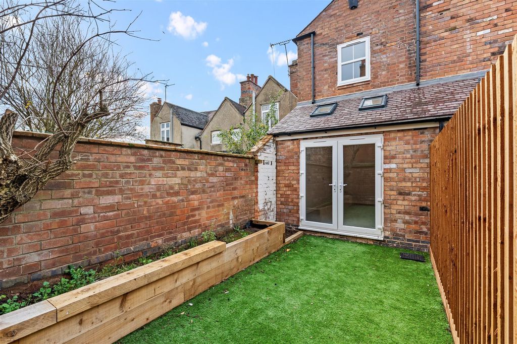 Property photo 3 of 17 P2218957.Jpg