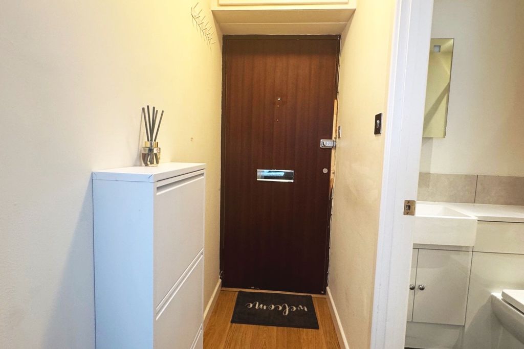 Property photo 3 of 12 Hallway