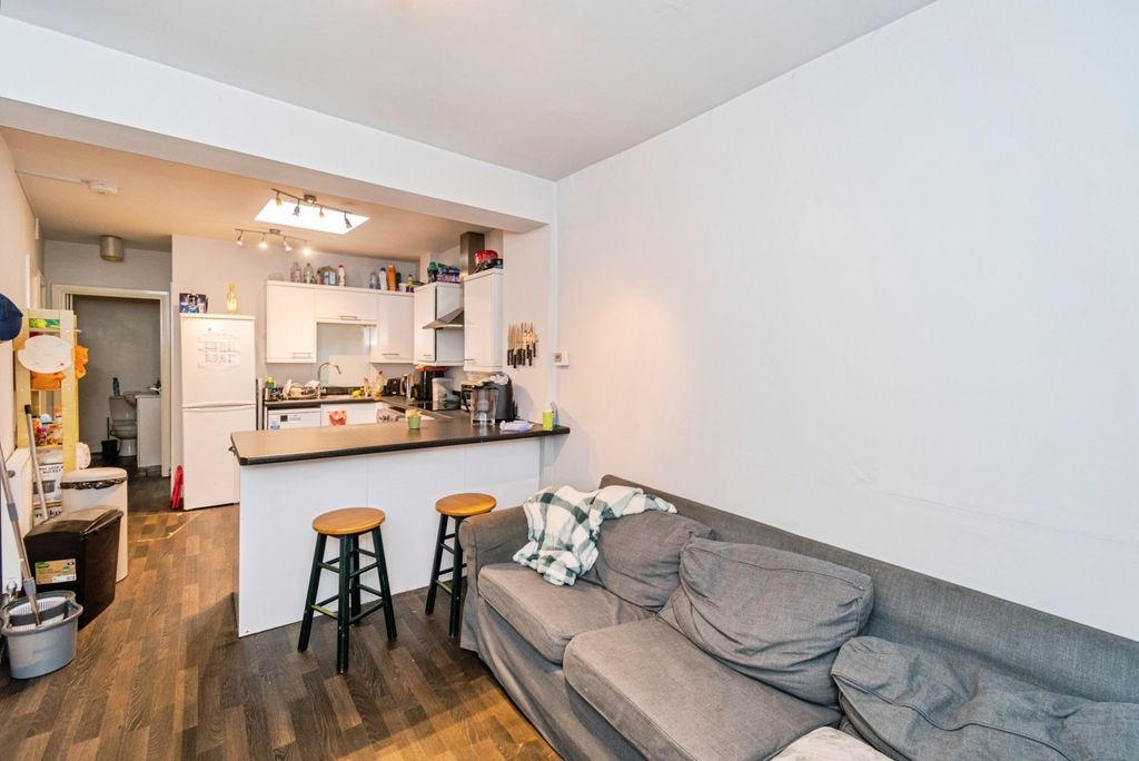 Property photo 3 of 14 Pbox-Img.Jpg