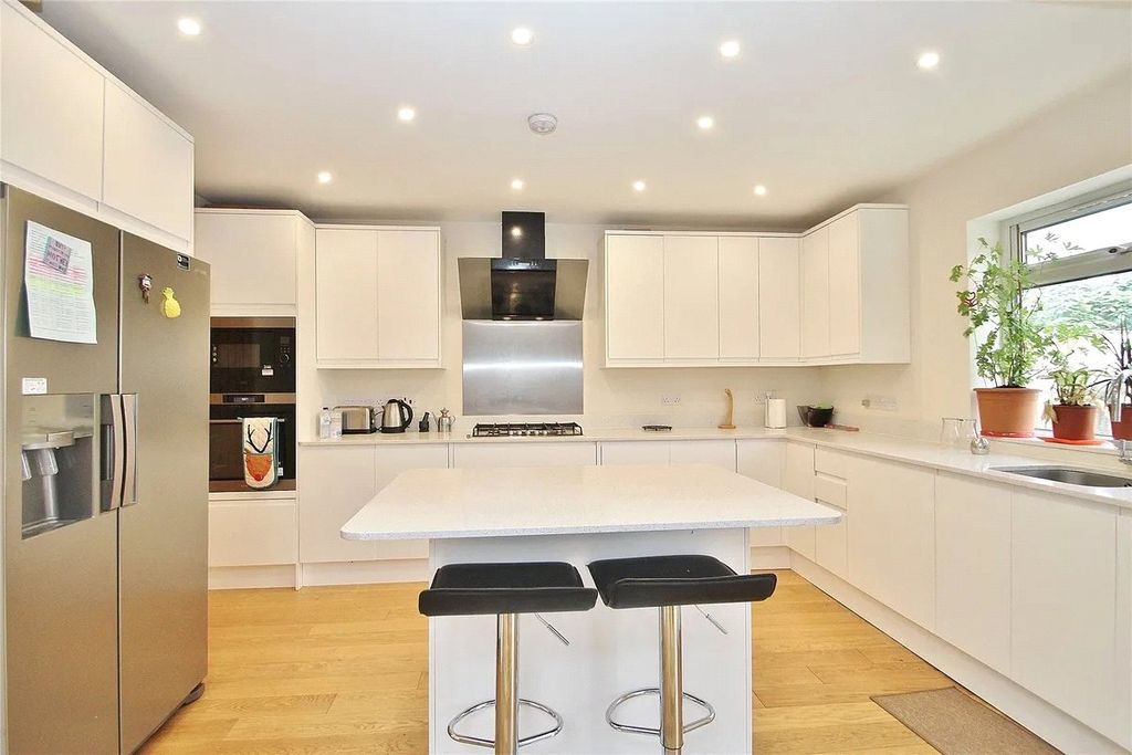 Property photo 3 of 12 Picture No. 11