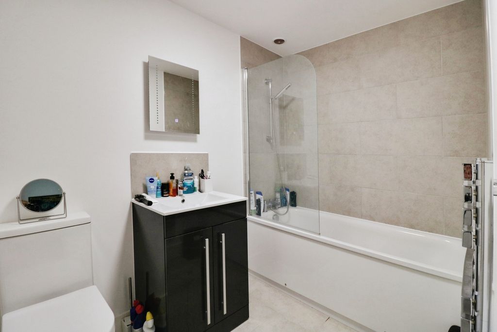 Property photo 3 of 4