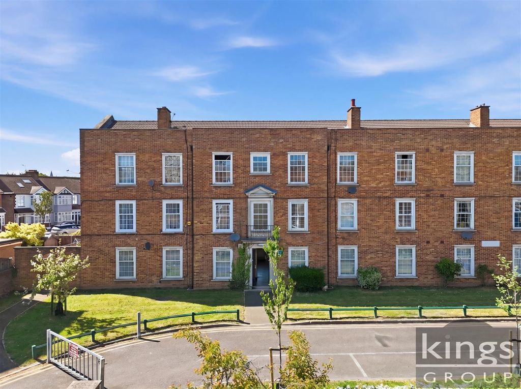 Property photo 1 of 9