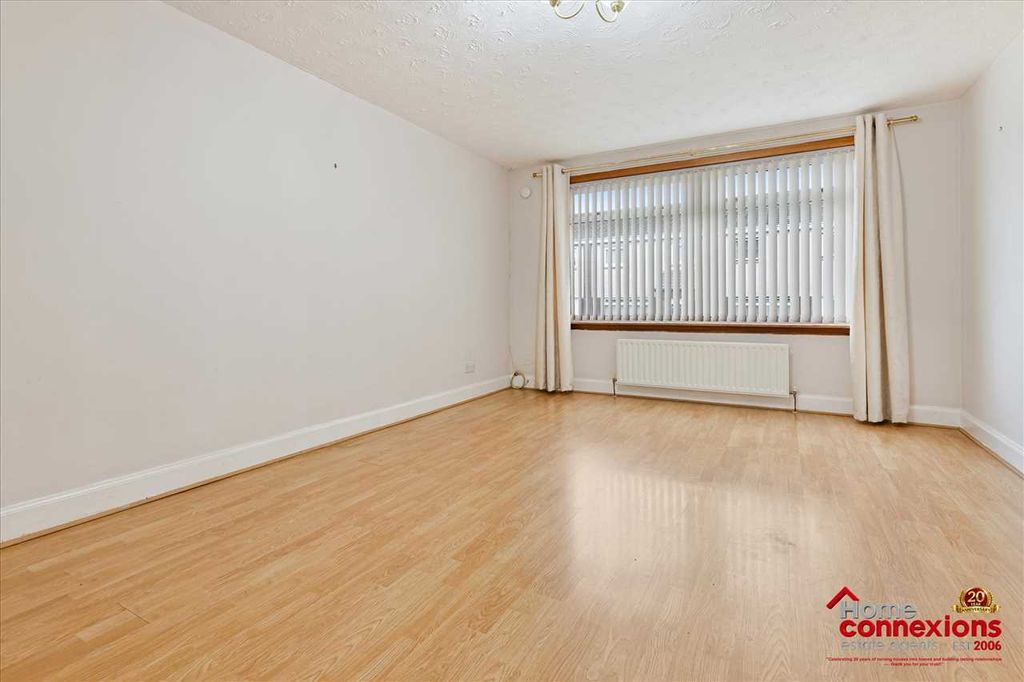 Property photo 2 of 24 Lounge (1)