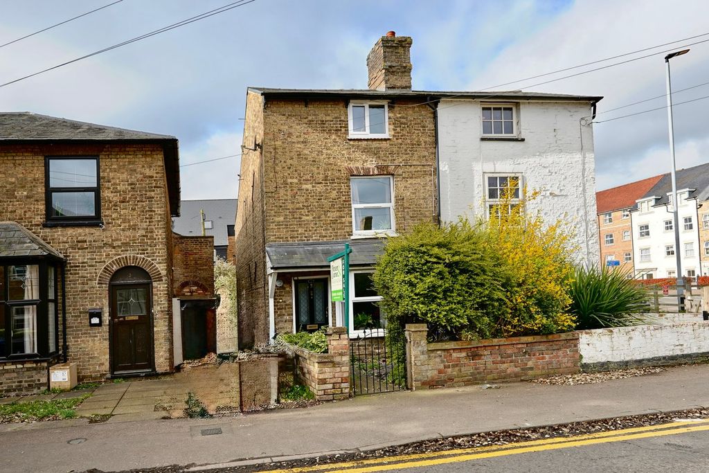 Property photo 1 of 12