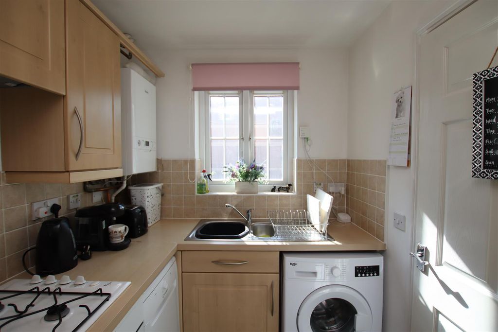 Property photo 2 of 11 Kitchen.Jpg