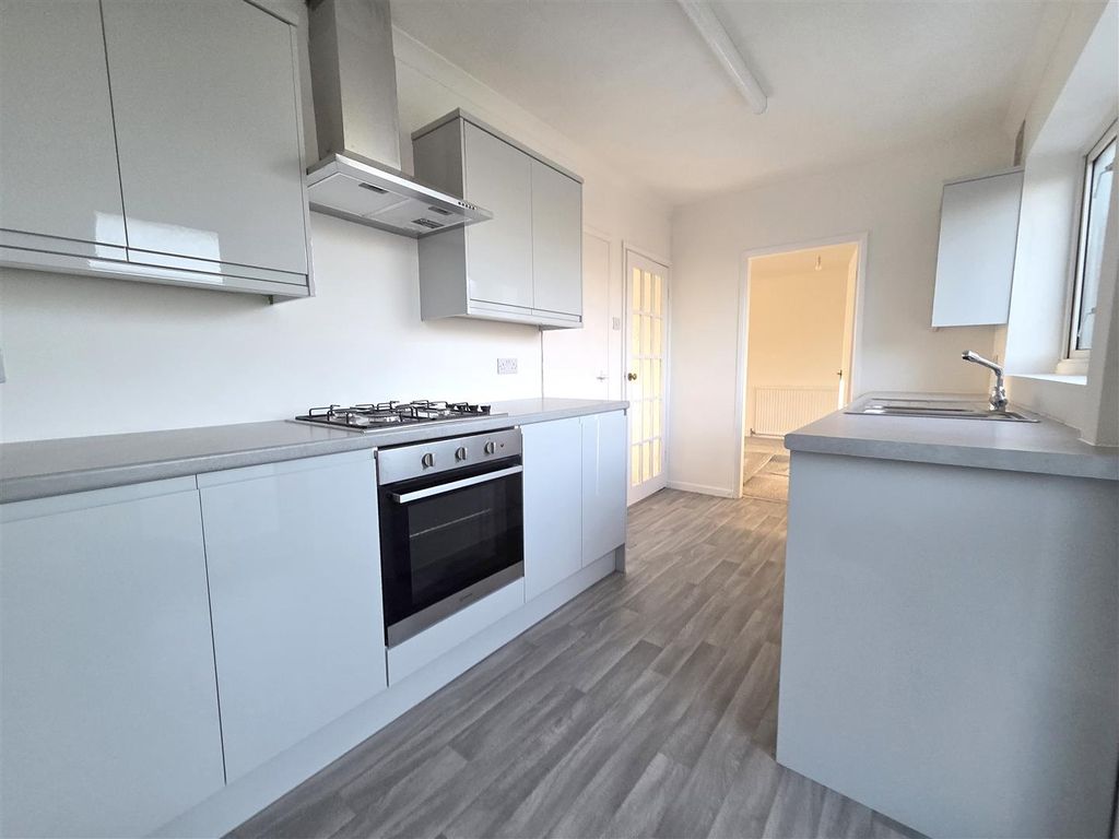 Property photo 2 of 14 Kitchen