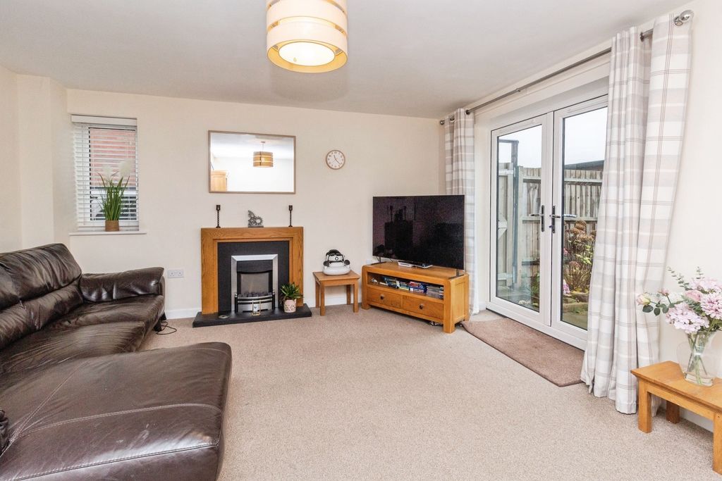 Property photo 3 of 18 4719035