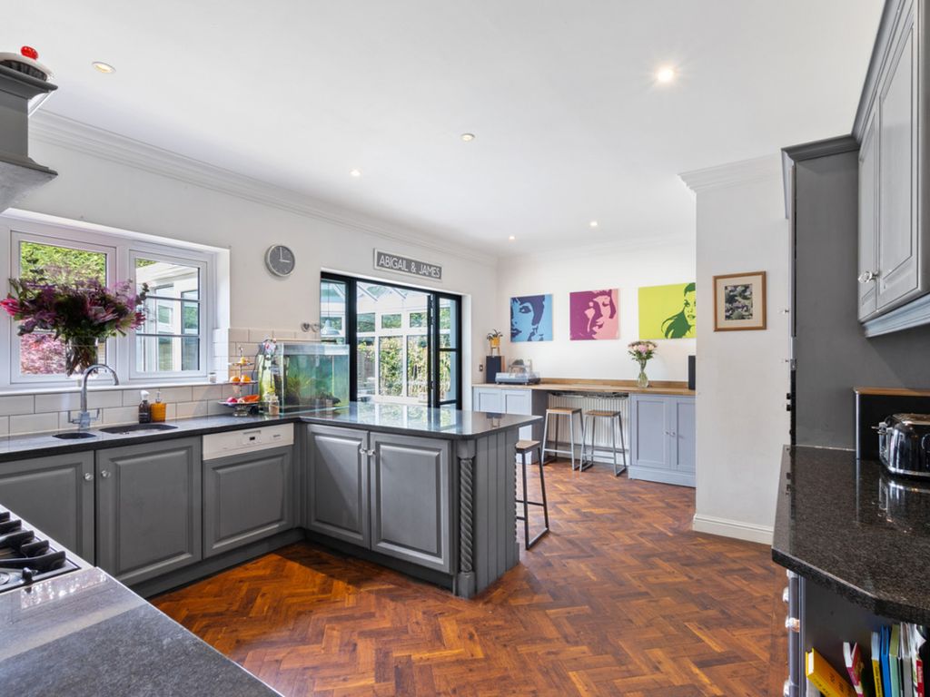 Property photo 3 of 25