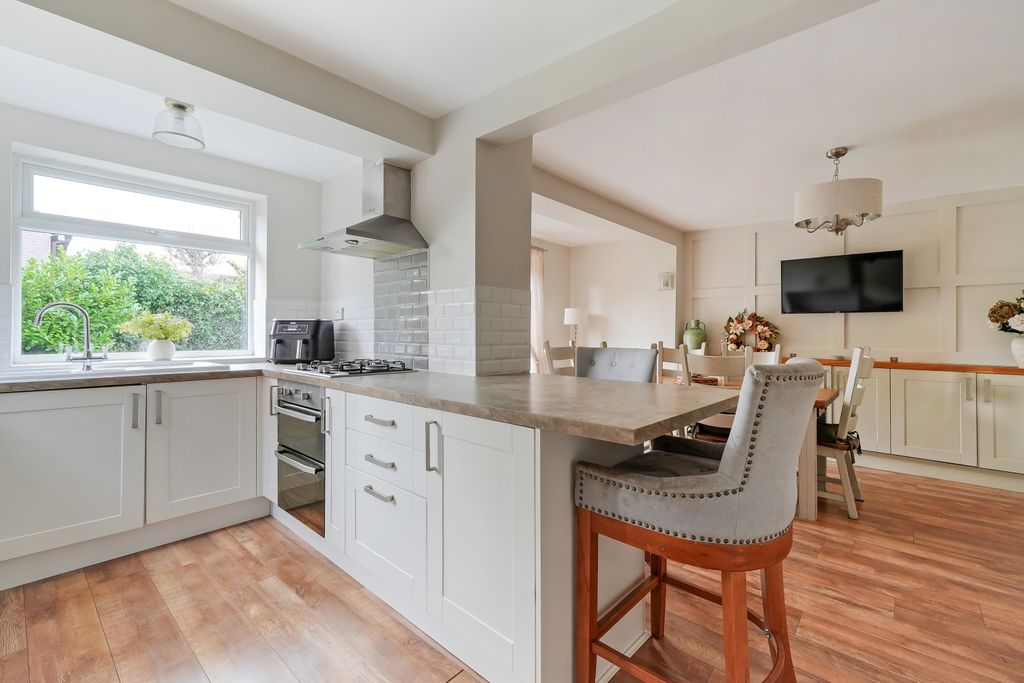 Property photo 2 of 27 Dsc00367