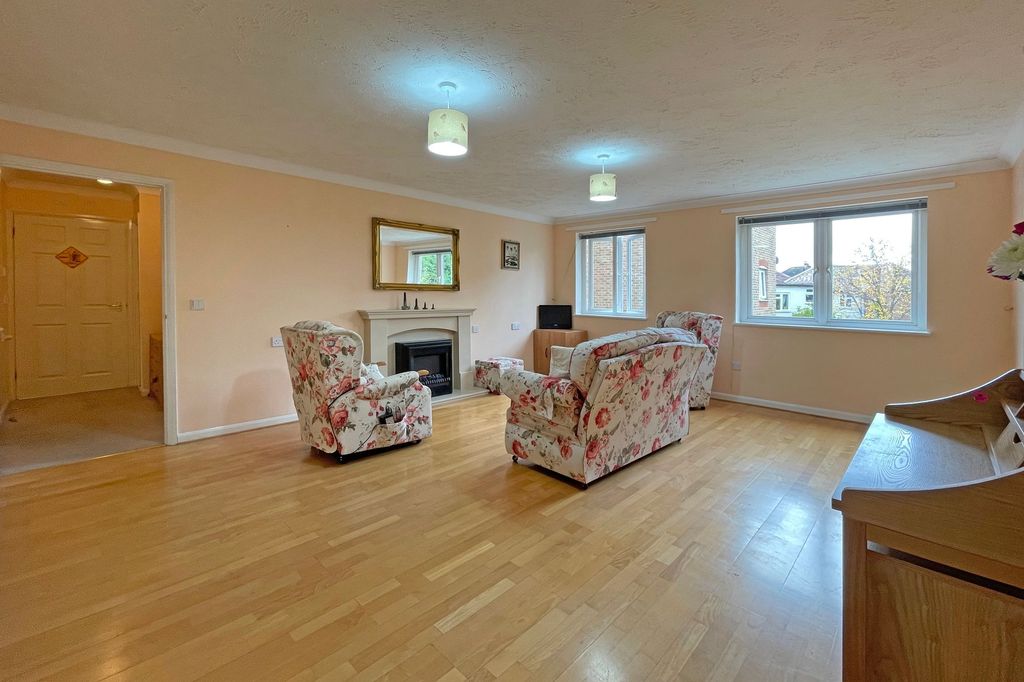 Property photo 2 of 23