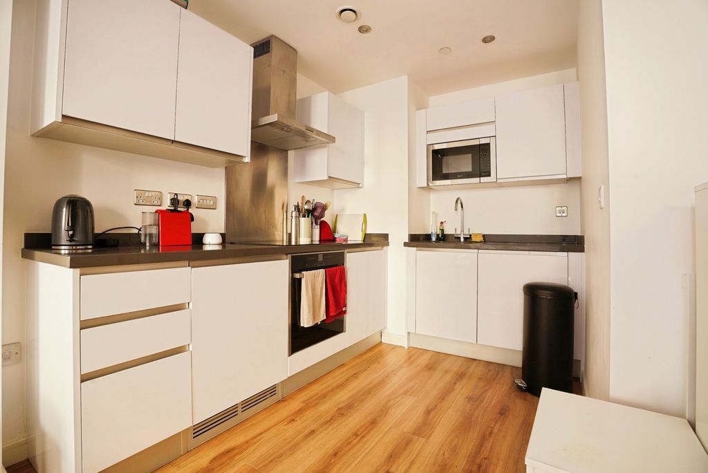 Property photo 3 of 10 Pbox-Img.Jpg