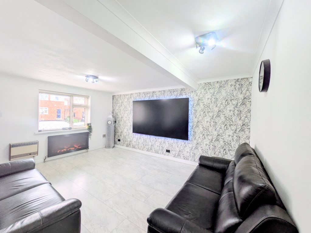 Property photo 2 of 24 1000042430
