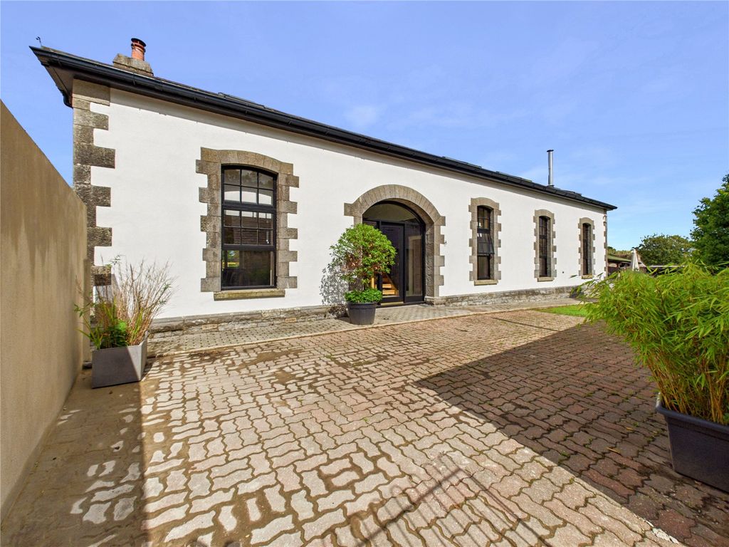 Property photo 1 of 38 Picture No. 33