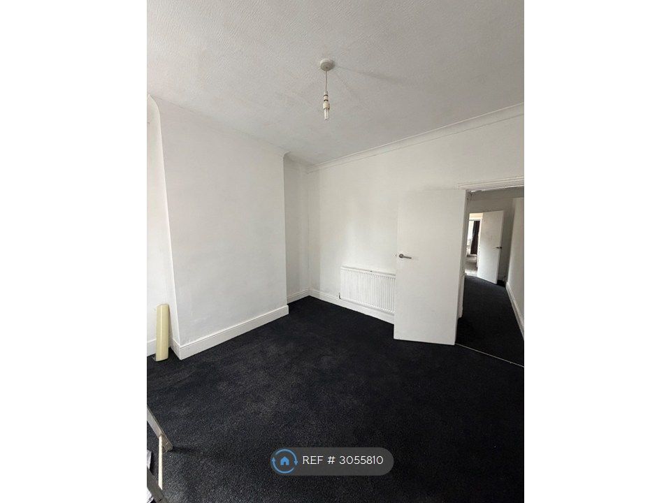 Property photo 3 of 21 Dining Room