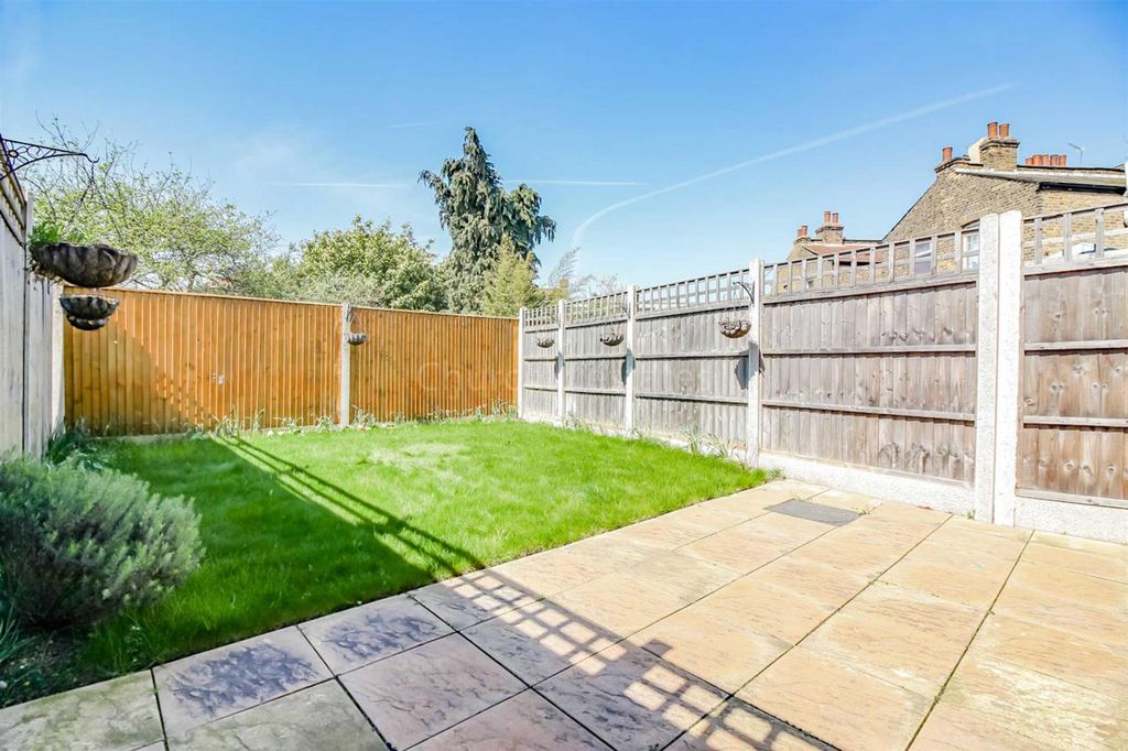 Property photo 2 of 13