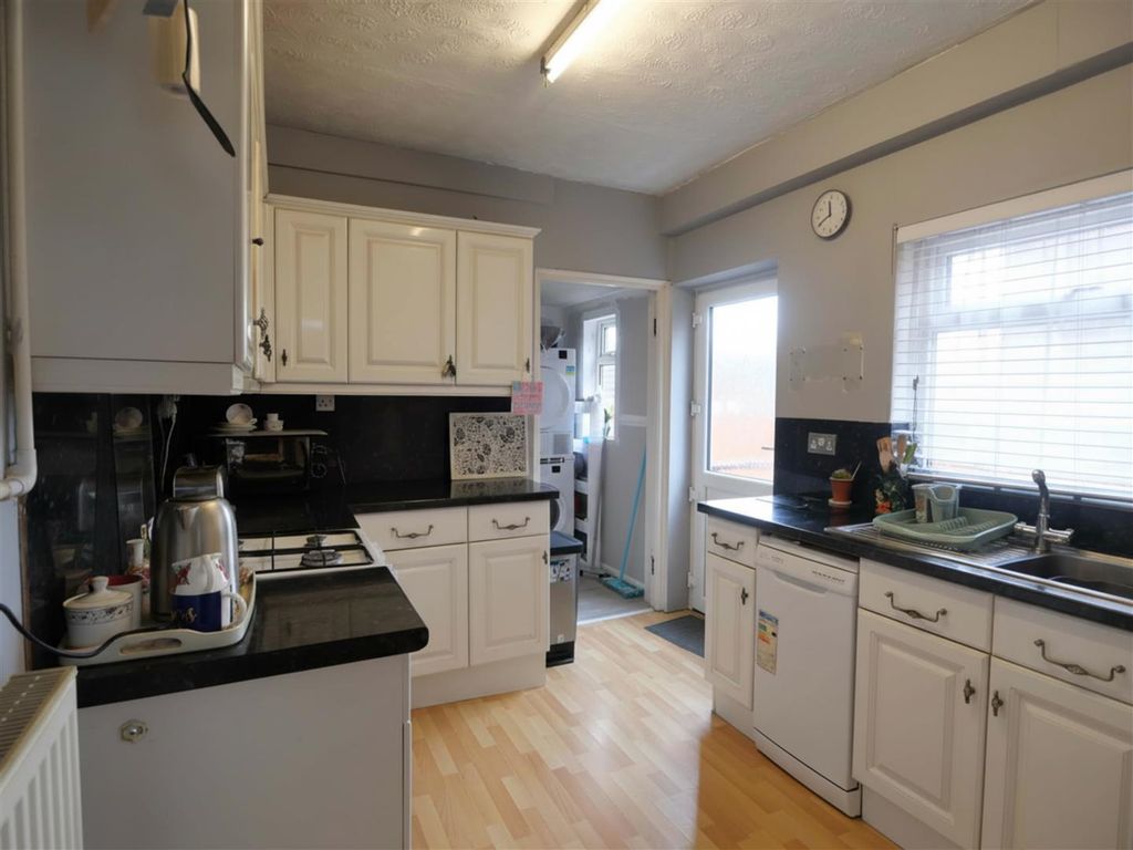 Property photo 1 of 9 Bed 2 - 27-03-2026 11-44-14.Png