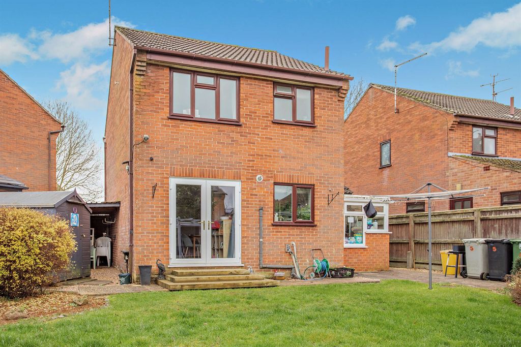 Property photo 3 of 12