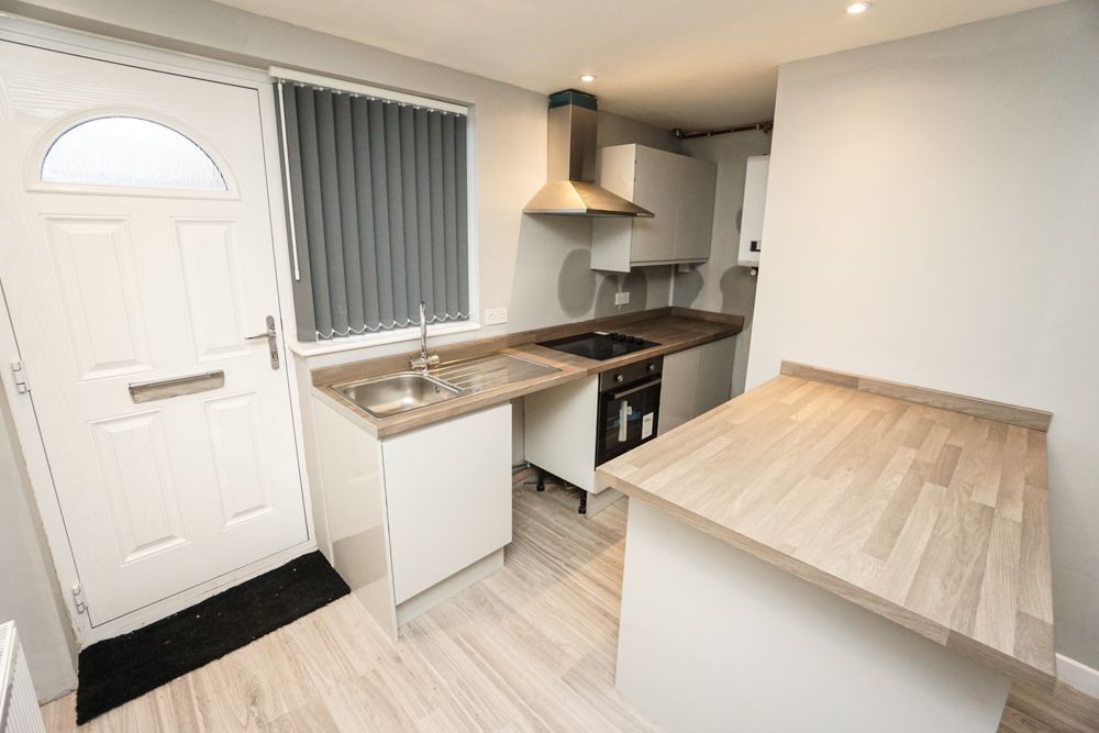 Property photo 1 of 7 Photo 5