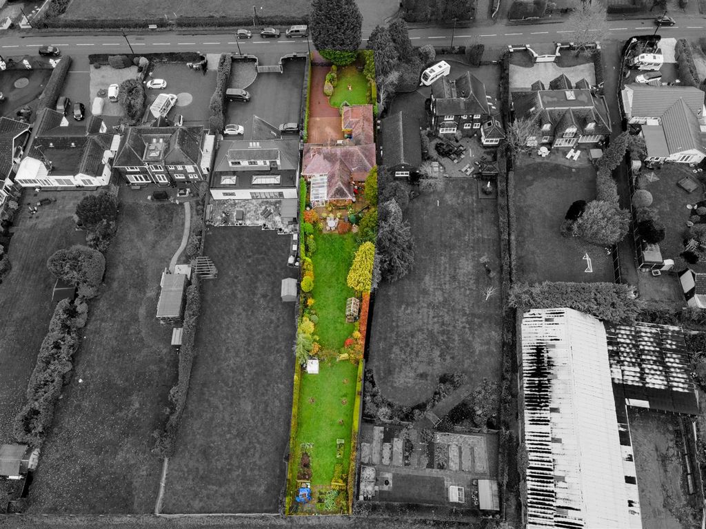 Property photo 2 of 24 132 Earlswood Common_7 B&amp;W.Jpg