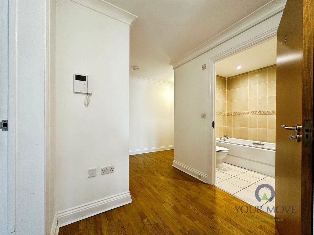 Property photo 2 of 15 Hallway