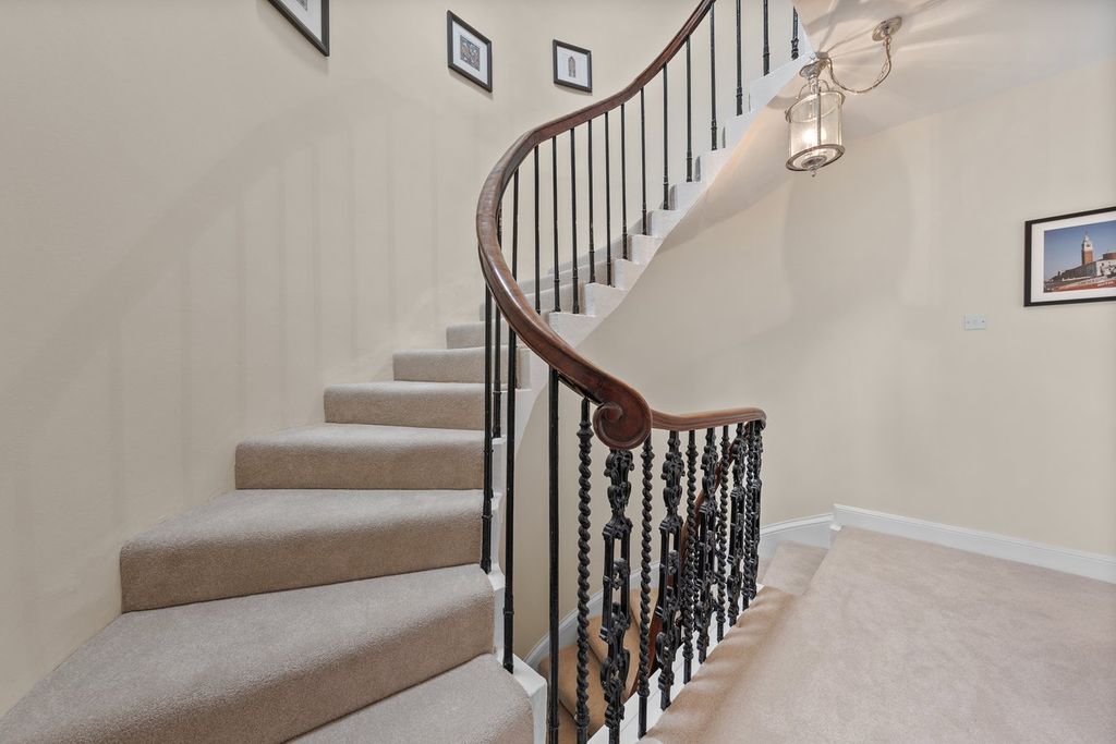 Additional image 17 of 3 bed flat for salePitt Terrace, Stirling FK8